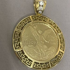 Viva México Gold Pendant